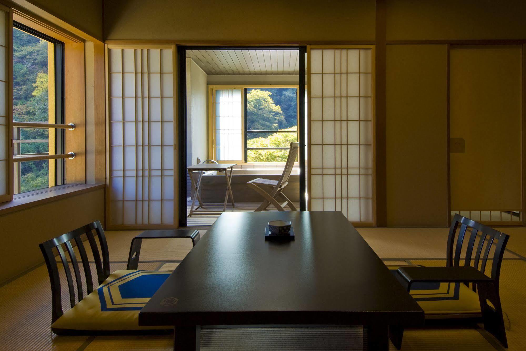 Koduchi No Yado Tsurukamedaikichi Hotel Нико Екстериор снимка